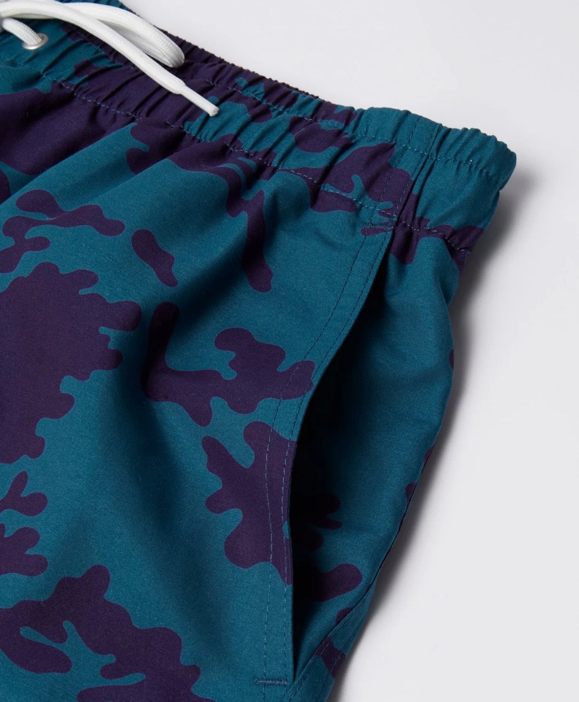 PARRA PURPLE CAMO MAN SWIM SHORTS