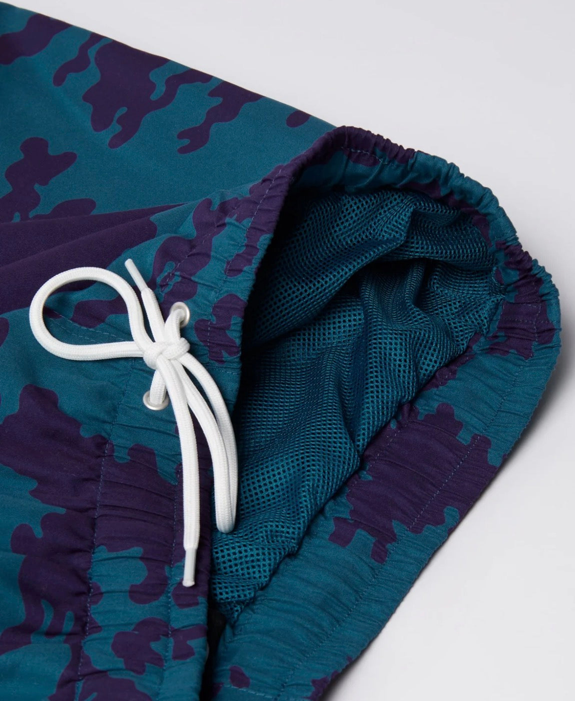 PARRA PURPLE CAMO MAN SWIM SHORTS