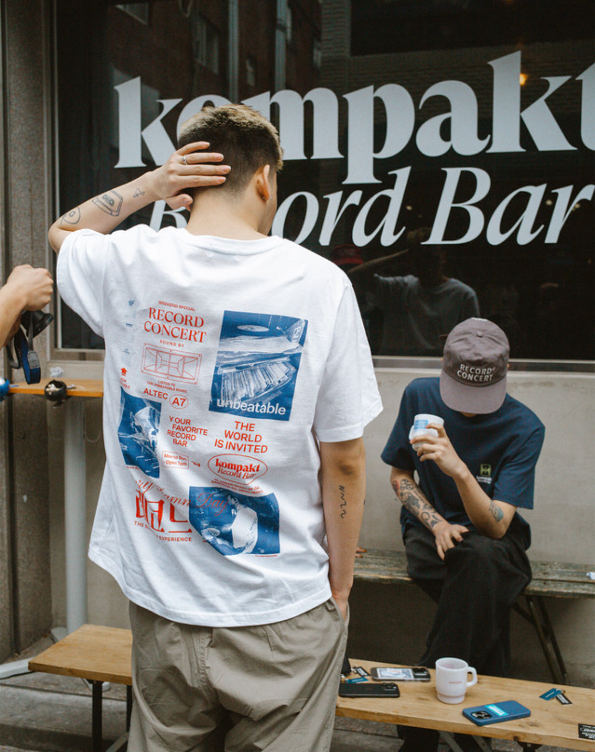 KOMPAKT RECORD BAR POSTER T-SHIRT