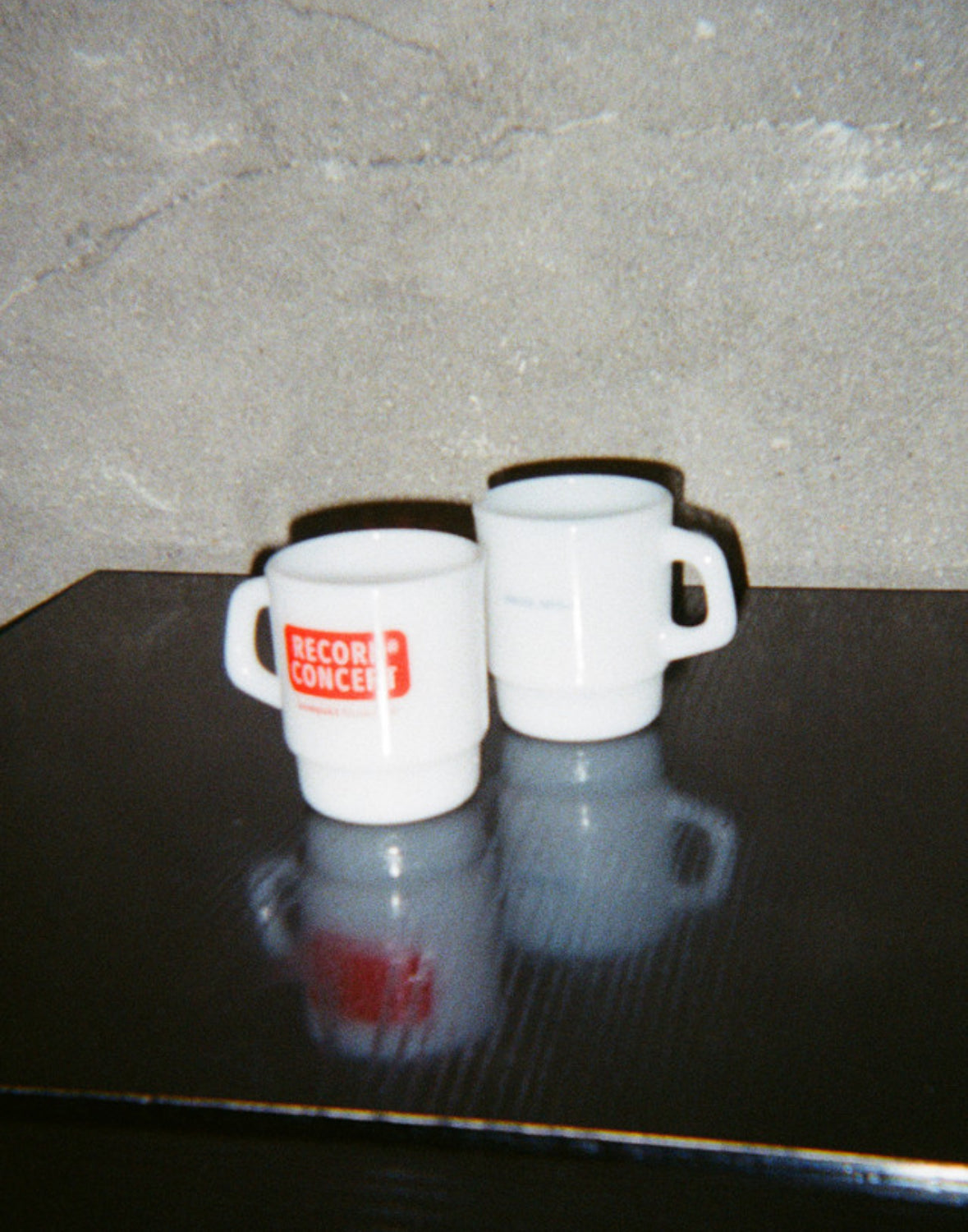 KOMPAKT RECORD BAR RECORD CONCERT MILK GLASS CUP RED