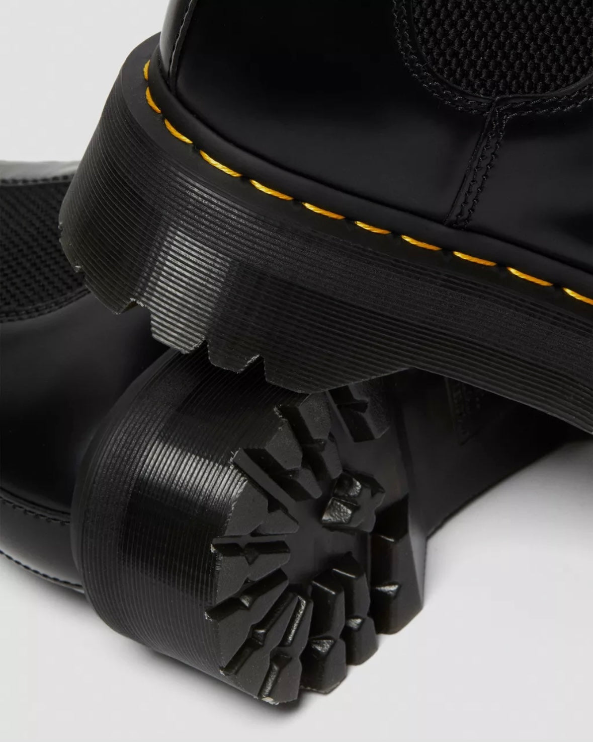 DR.MARTENS 2976 BLACK SMOOTH LEATHER PLATFORM CHELSEA BOOTS