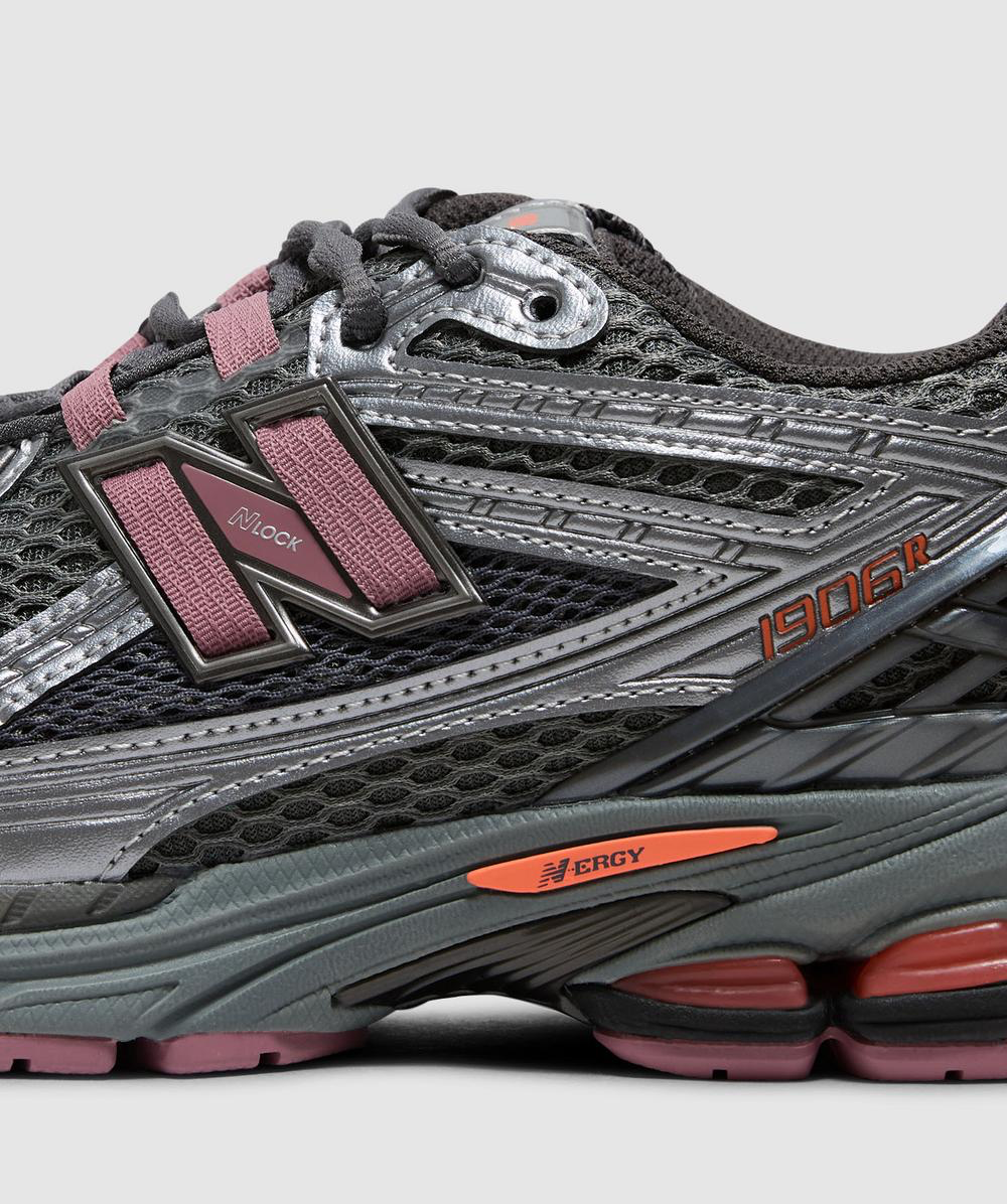 NEW BALANCE 1906R  BLACK METALLIC BURGUNDY