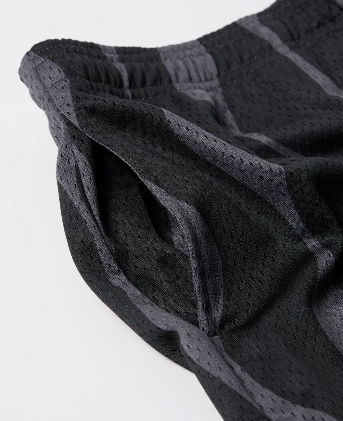 PARRA WAVED MESH SHORTS BLACK
