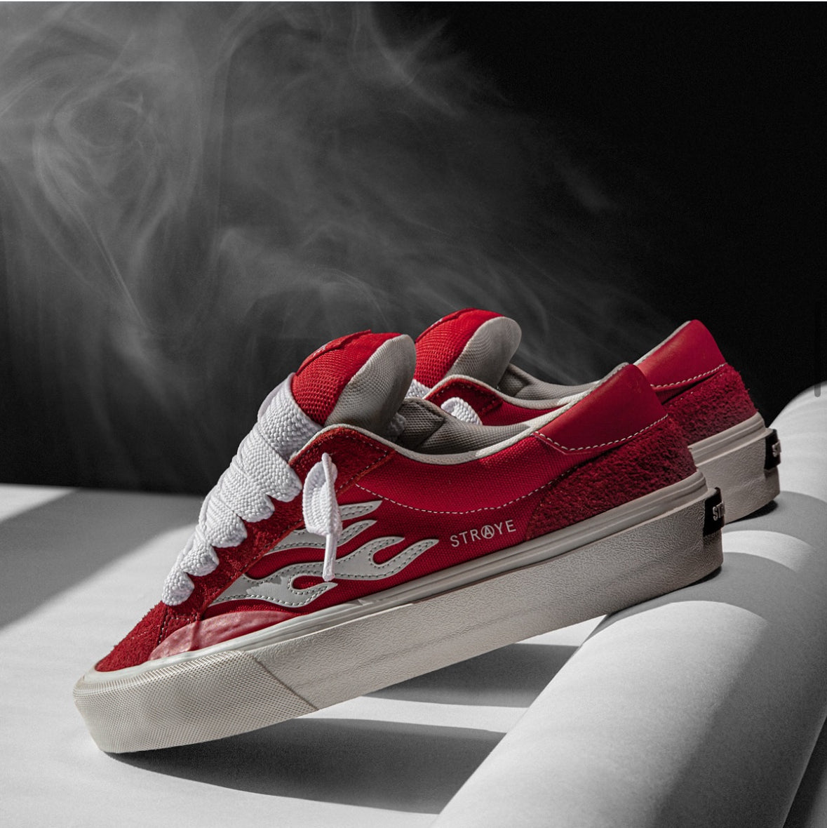 STRAYE LOGAN PUFF RED