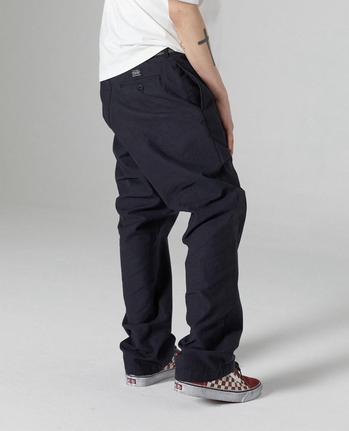 KOMPACT RECORD BAR BASIC LOGO CHINO PANTS NAVY