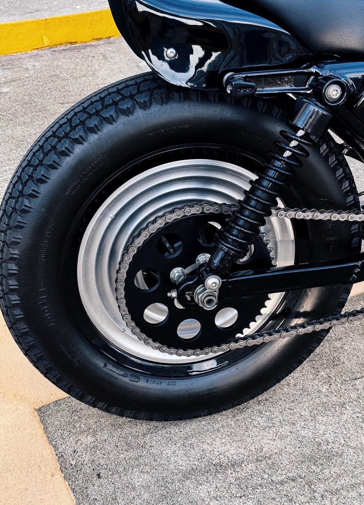 US PRJCT × DZ CYCLES — HARLEY-DAVIDSON SPORTSTER 883