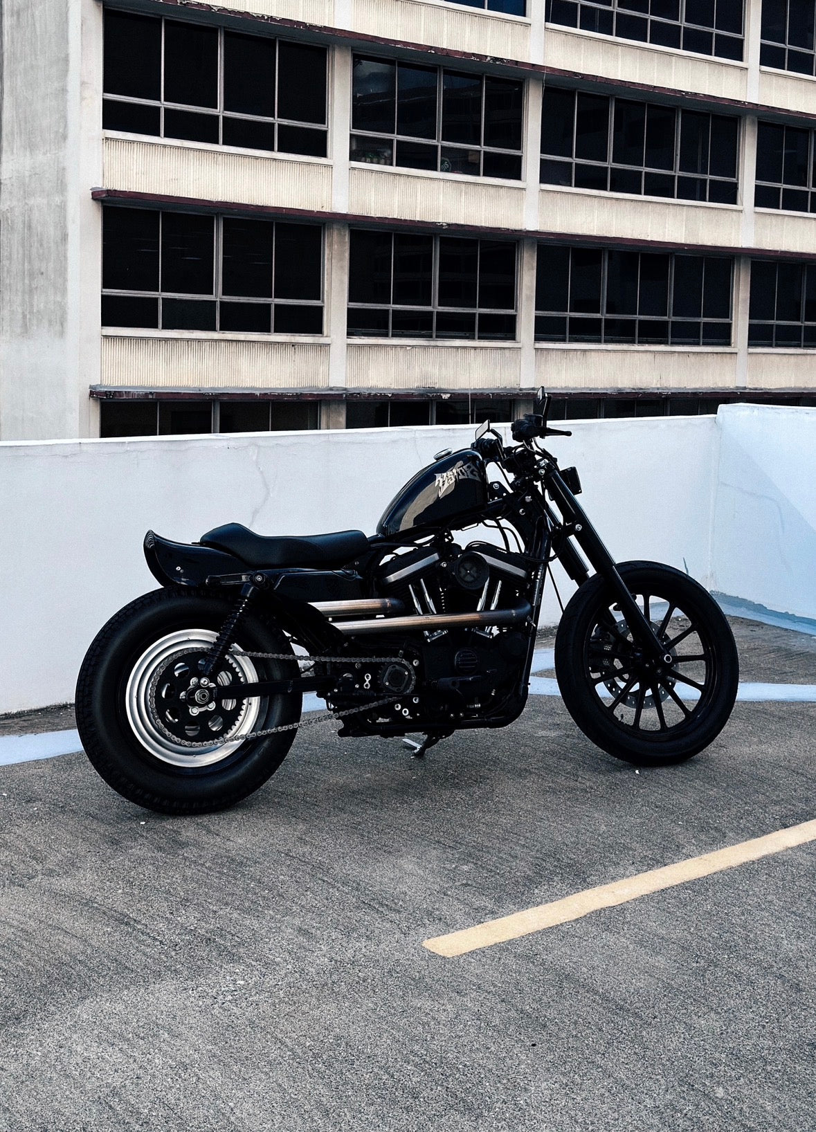 US PRJCT × DZ CYCLES — HARLEY-DAVIDSON SPORTSTER 883