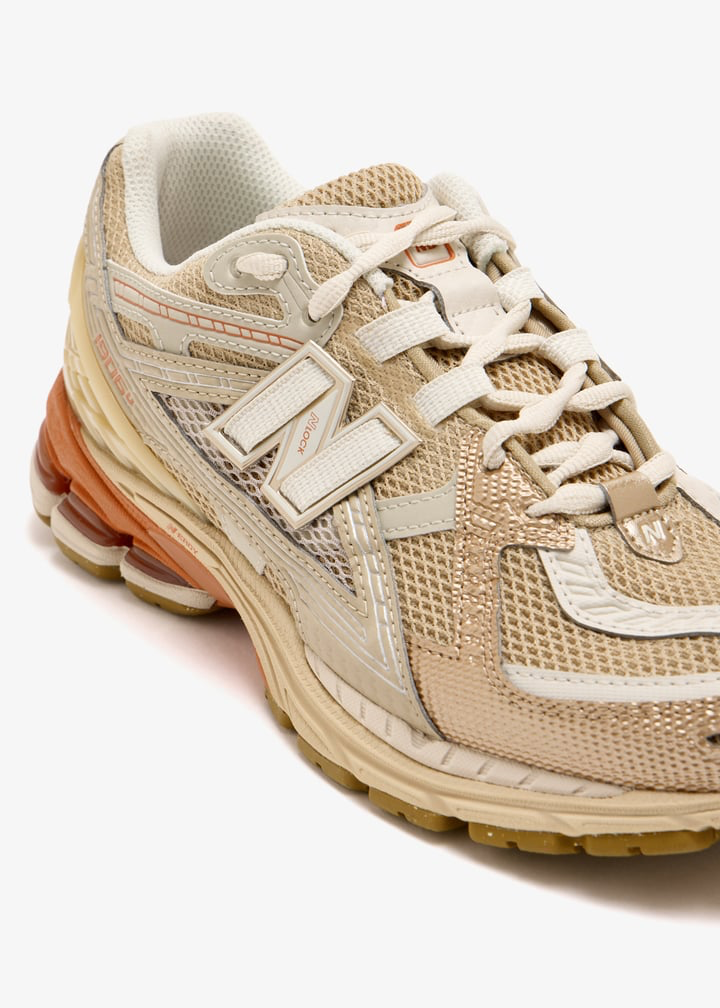 NEW BALANCE 1906U GOLD BEIGE