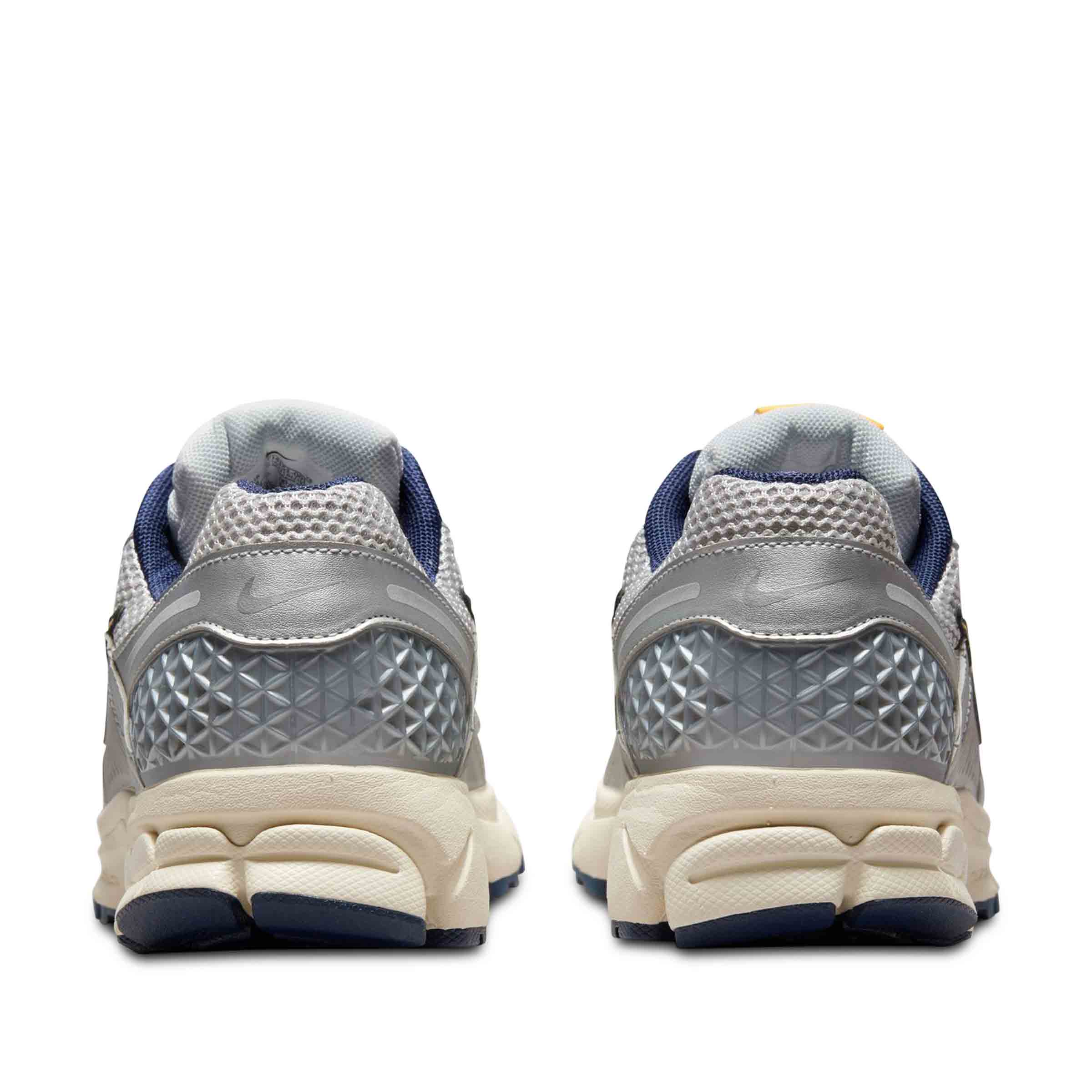 NIKE ZOOM VOMERO 5 PURE PLATINUM LASER ORANGE - LUST PANAMA