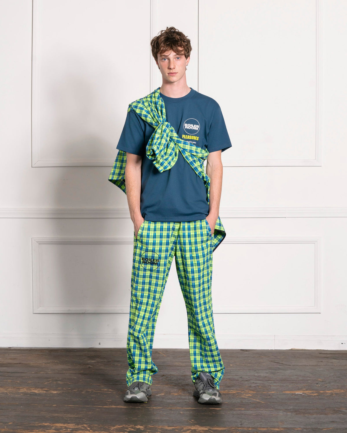 PLEASURES  x BOILER ROOM TURNTABLE T-SHIRT