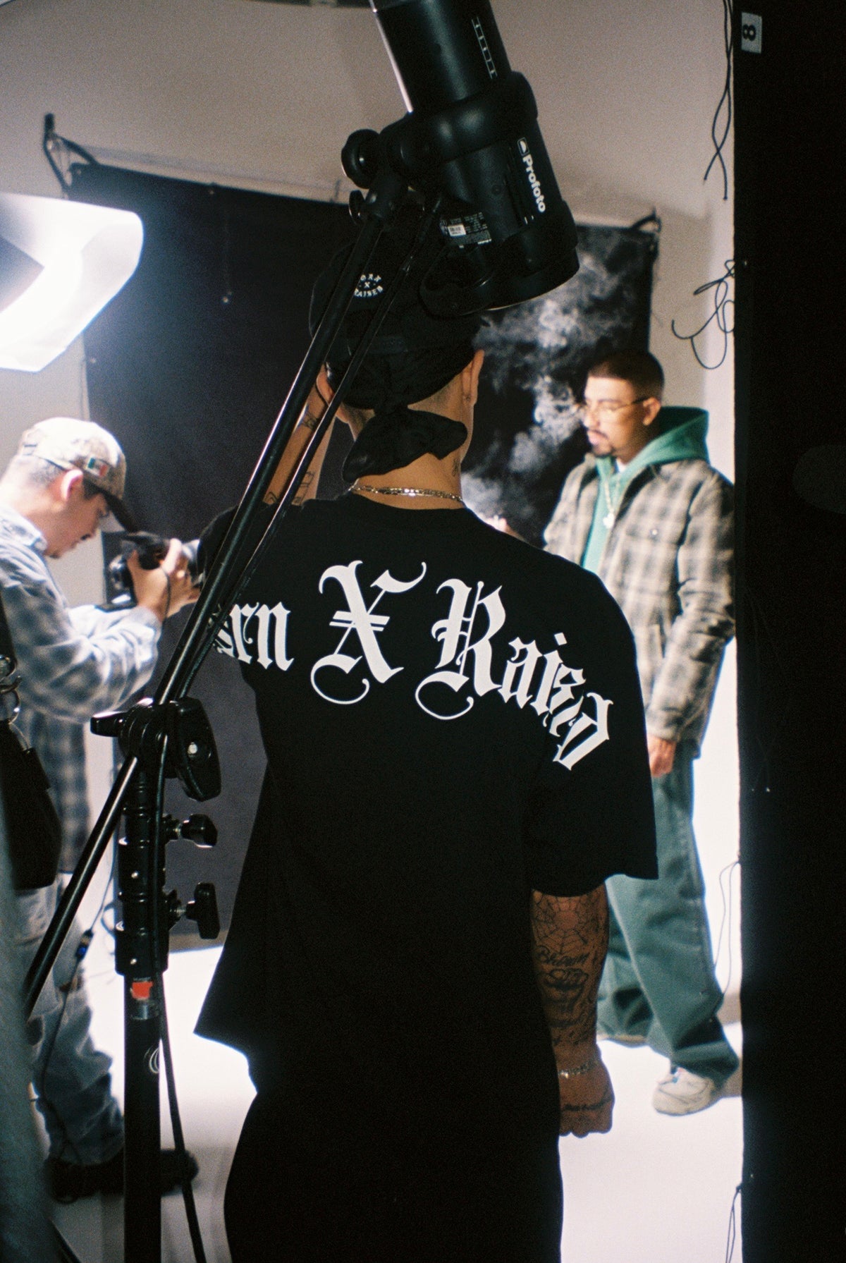 BORN X RAISED BLACKLETTER JUMBO ARCH TEE