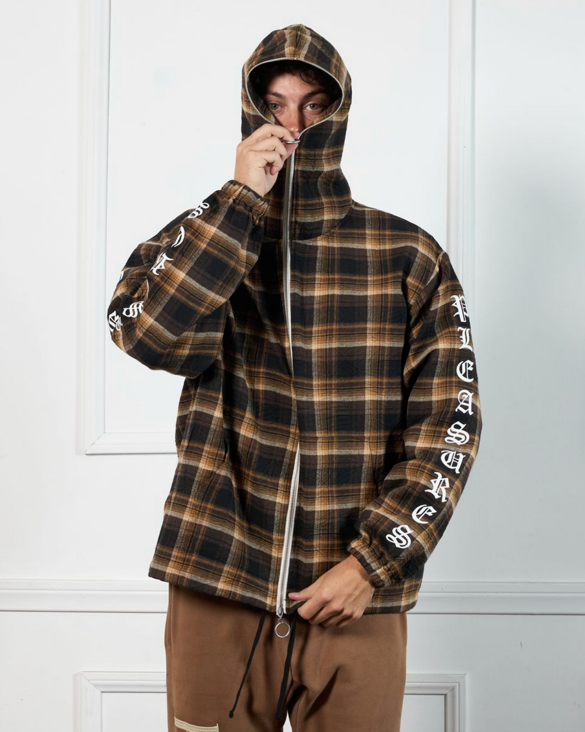 PLEASURES  GROOVE ZIP PONCHO HOODIE